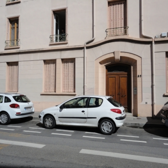  Annonces CROIXROUSSE : Apartment | LYON (69008) | 39 m2 | 690 € 