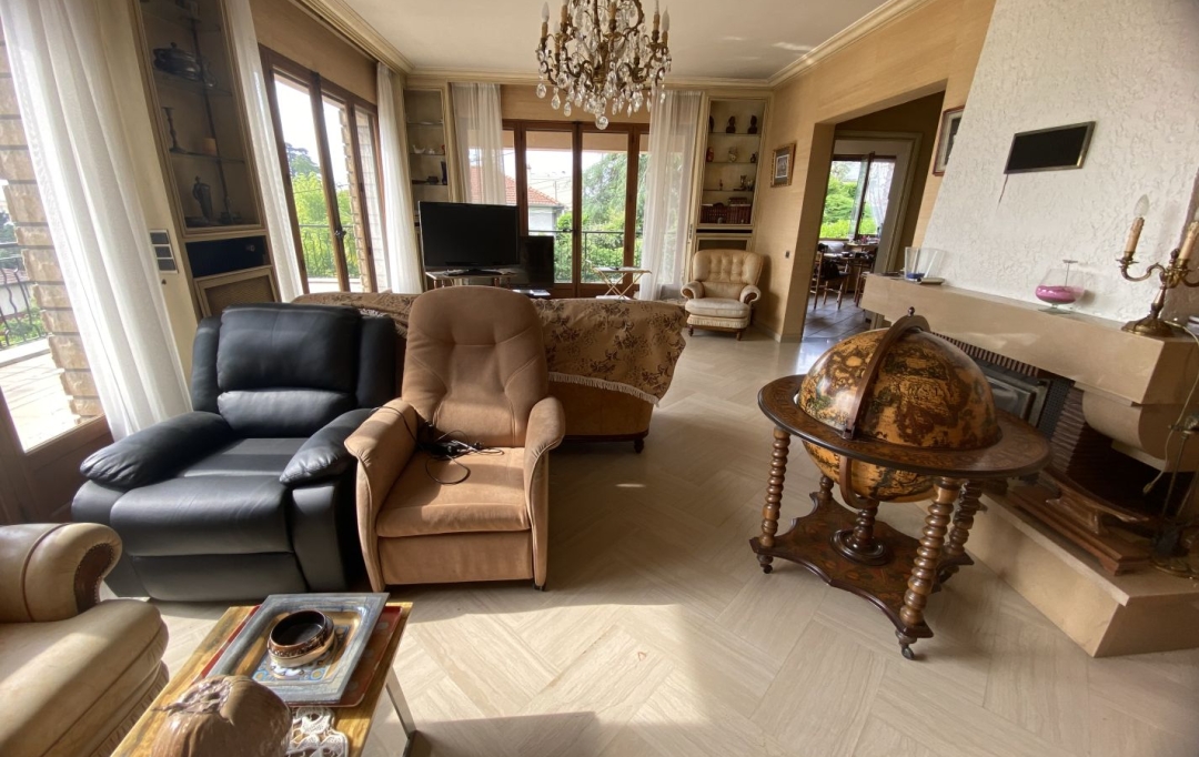 Annonces CROIXROUSSE : Maison / Villa | CHAMPAGNE-AU-MONT-D'OR (69410) | 285 m2 | 900 000 € 
