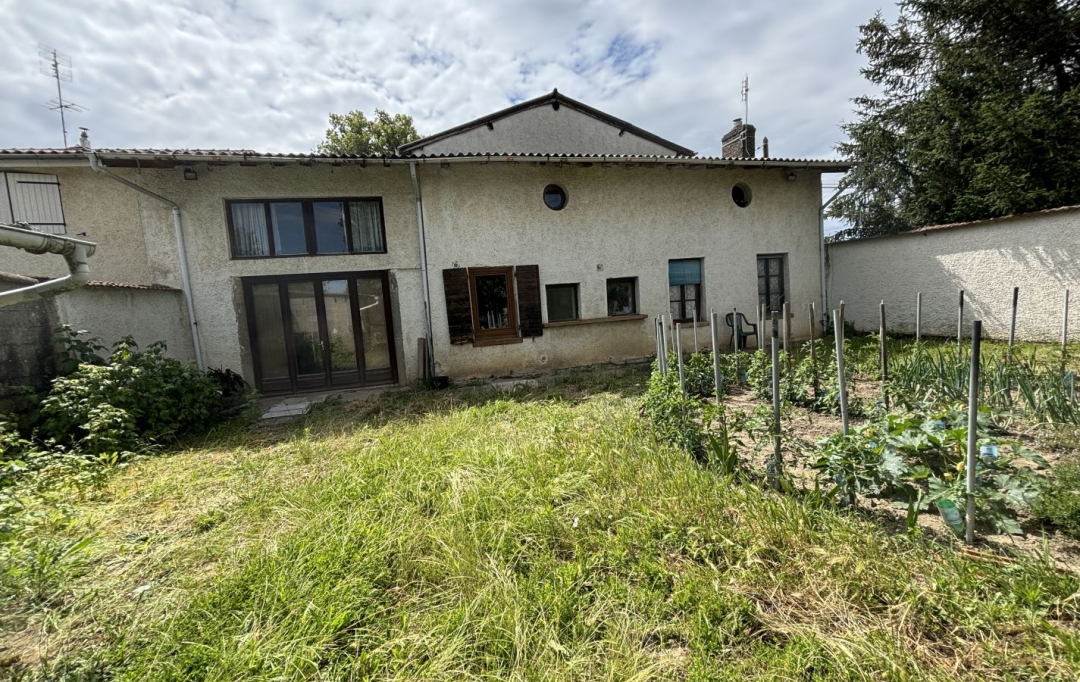 Annonces CROIXROUSSE : Maison / Villa | CAILLOUX-SUR-FONTAINES (69270) | 200 m2 | 330 000 € 