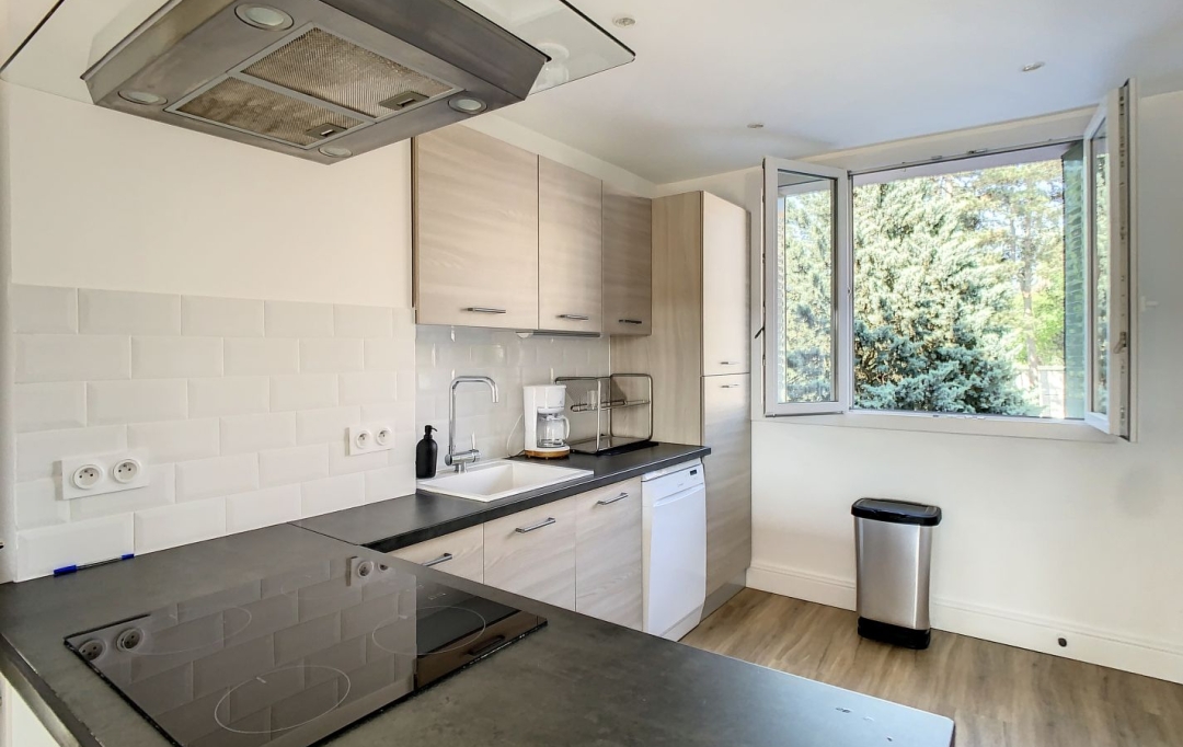 Annonces CROIXROUSSE : Apartment | LYON (69005) | 81 m2 | 1 450 € 