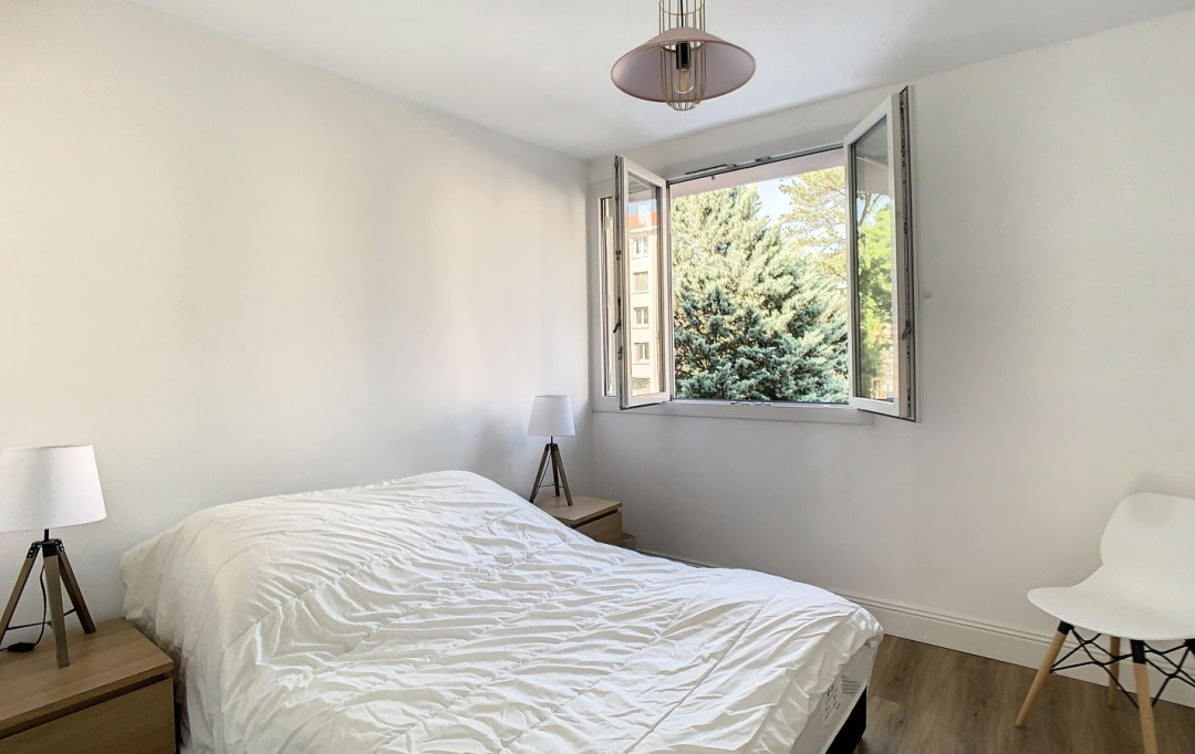 Annonces CROIXROUSSE : Apartment | LYON (69005) | 81 m2 | 1 450 € 