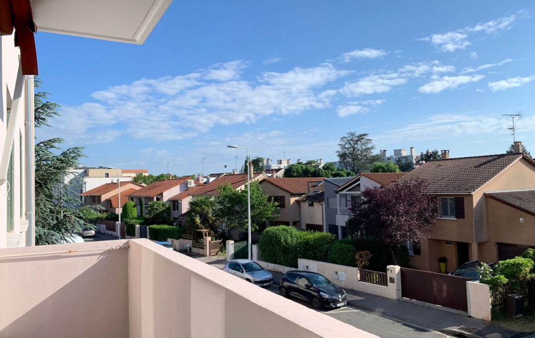 Annonces CROIXROUSSE : Appartement | LYON (69005) | 81 m2 | 1 450 € 